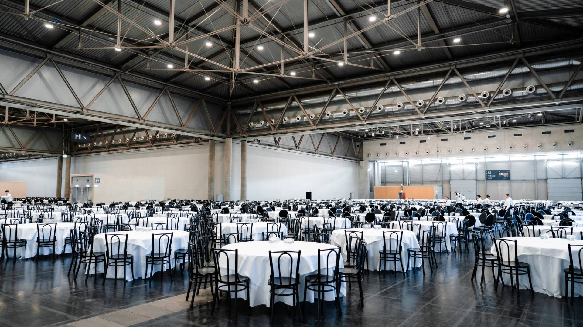 VIECONs Halle C Galabestuhlung